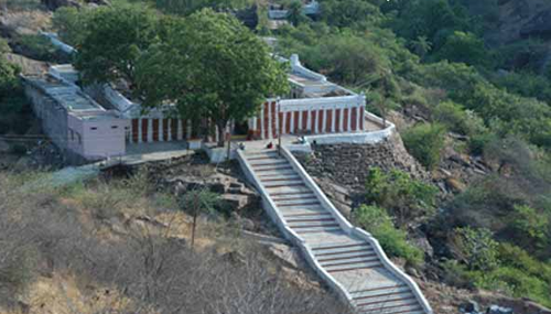 Alurkona This place is at a distance of 5 kms. from Tadpatri and is known for the Sri .... Ranganatha swamy temple is a ancient temple in Aluru.
